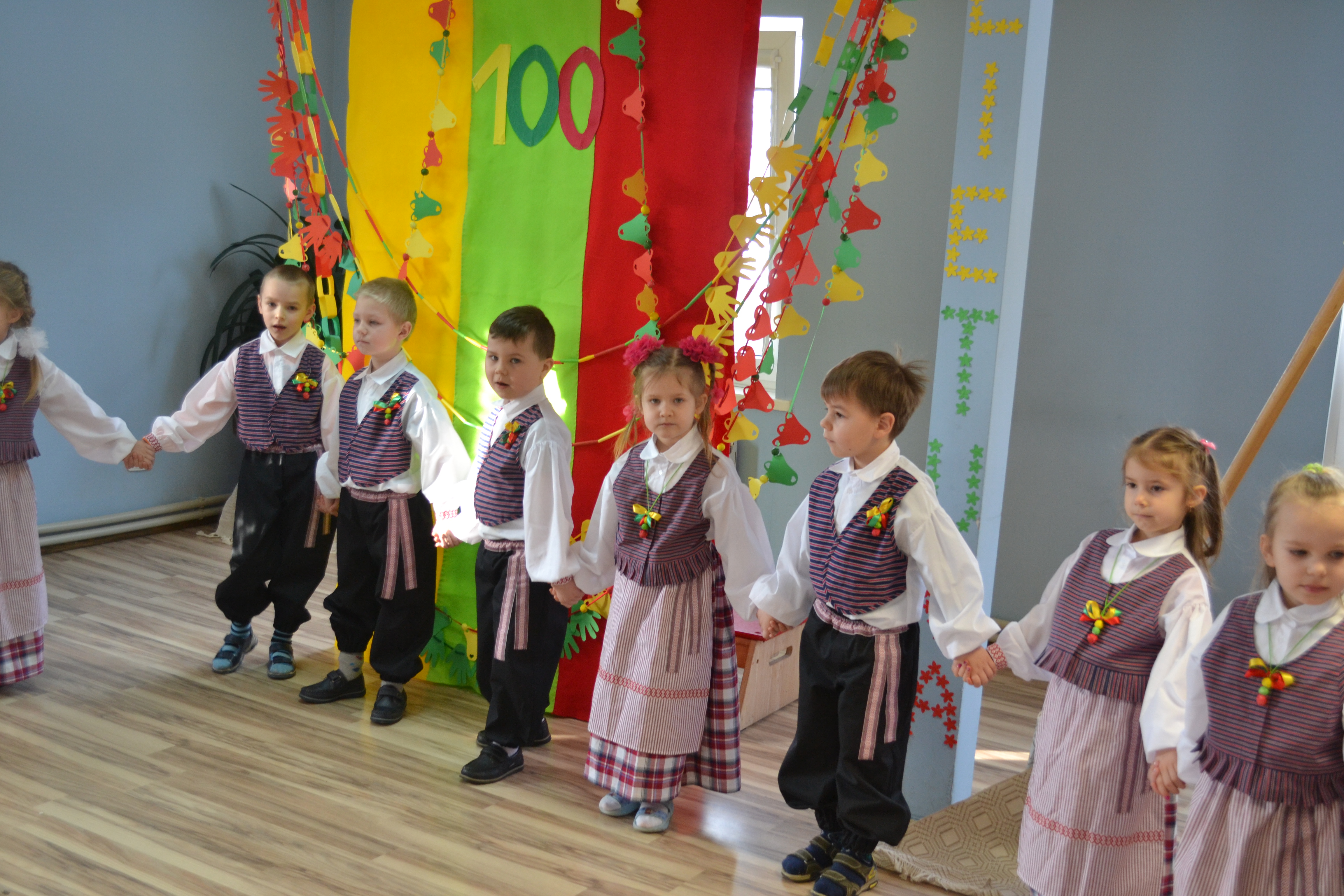 Šventėme Lietuvos 100 gimtadienį Mosėdžio darželyje