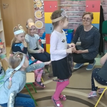 pasaka2.mp4 - VLC leistuvė 2021-04-28 21_44_50 pasaka2.mp4 - VLC leistuvė 2021-04-28 21_44_50